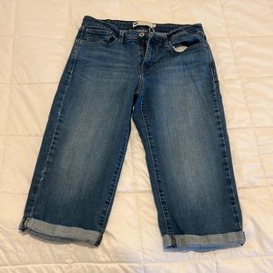 Levi’s jean capris excellent condition